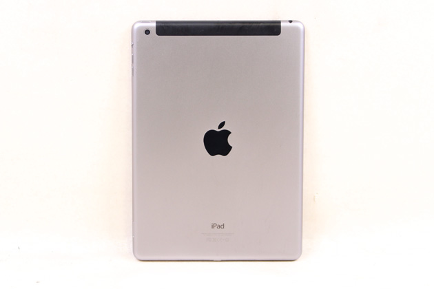 iPad Air Wi-Fi + Cellular 16GB スペースグレイ 【au】(25877、02) 拡大