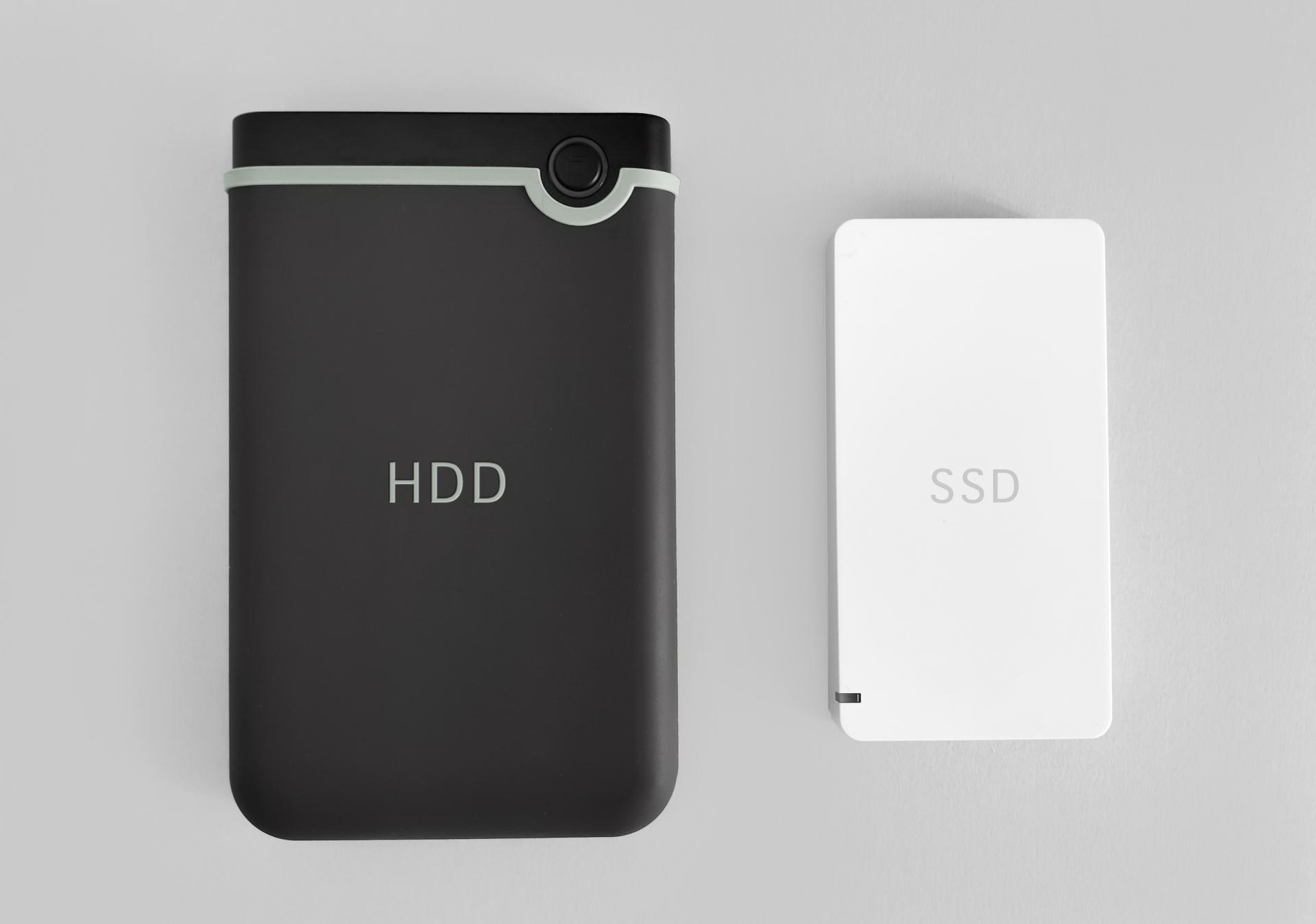 SSDとHDDの違いイメージ