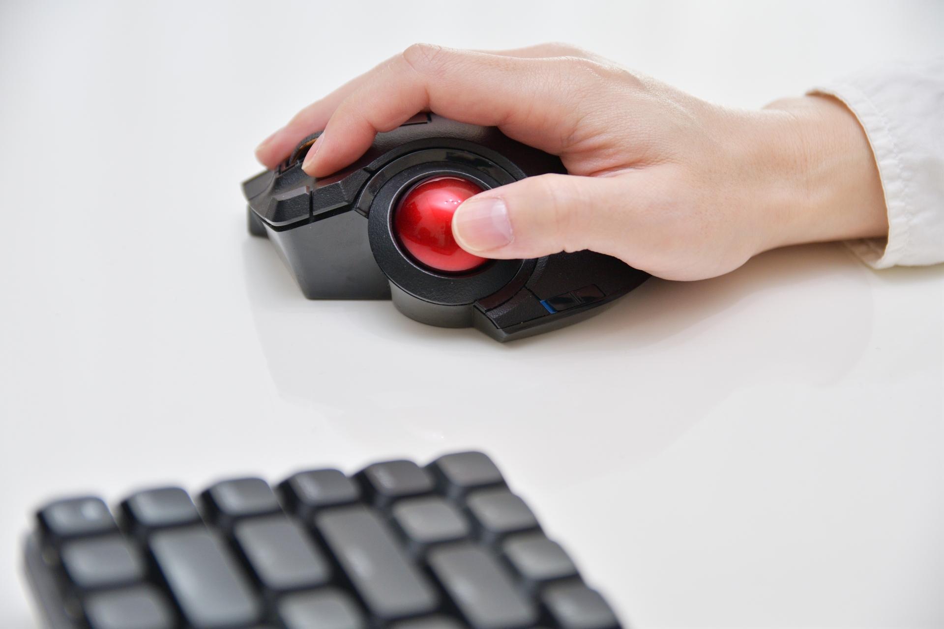 キーボードやマウスのイメージ