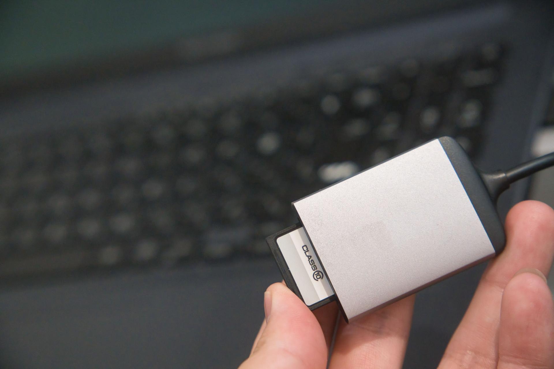 SSDストレージのイメージ