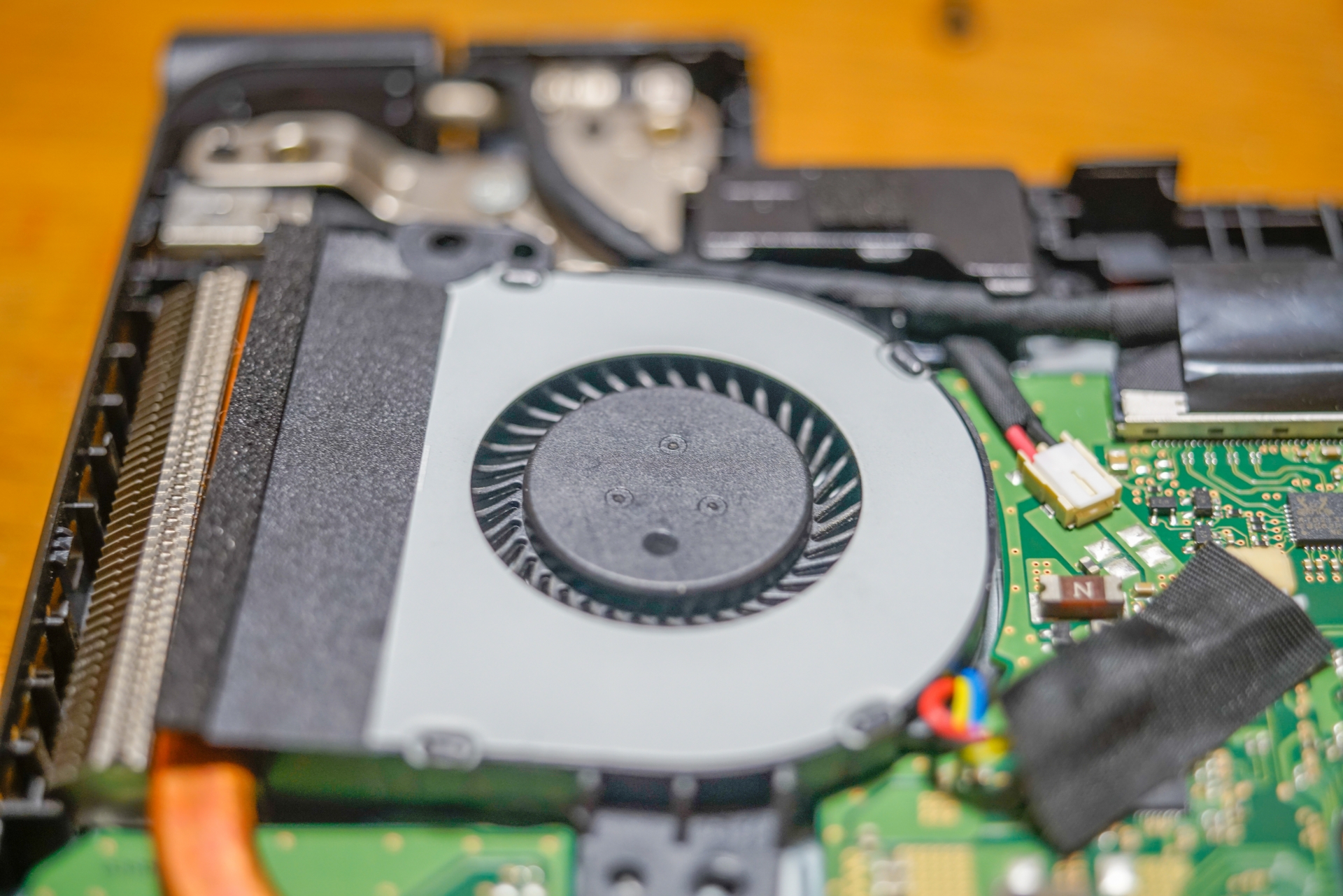 動作チェックと発熱確認