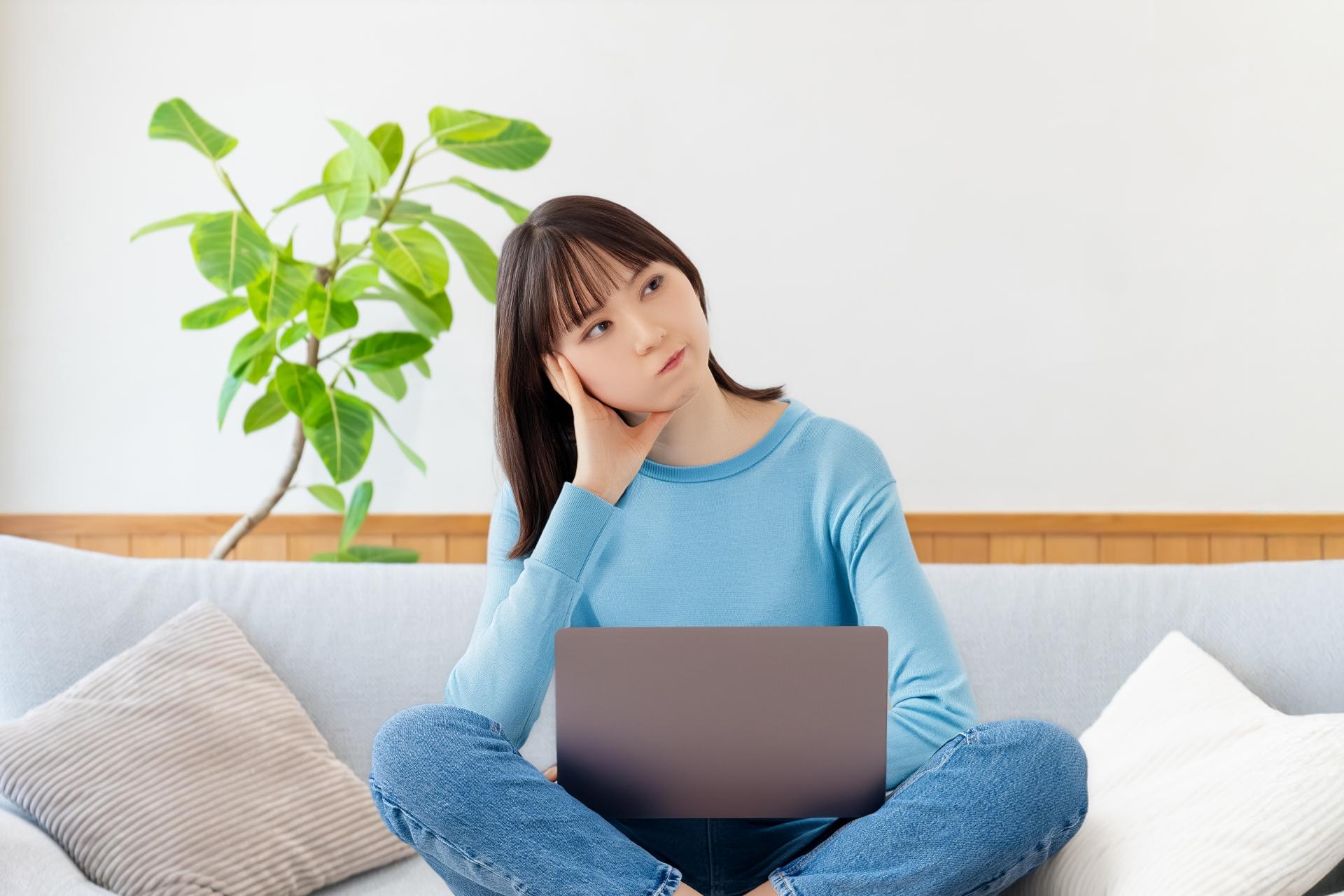 ノートパソコンを選ぶ初心者のイメージ