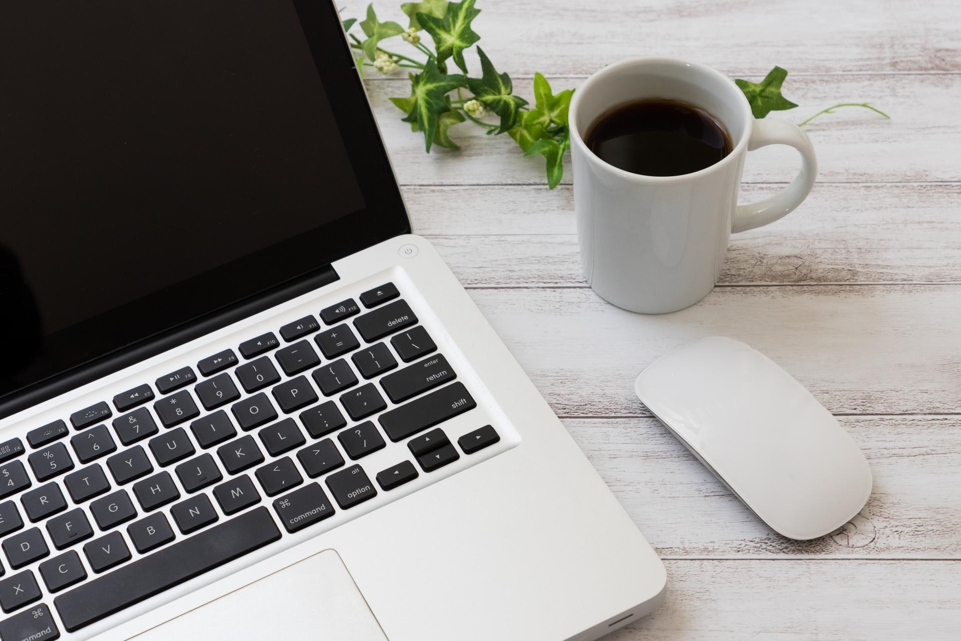 ノートパソコンのCPU性能をチェックするイメージ