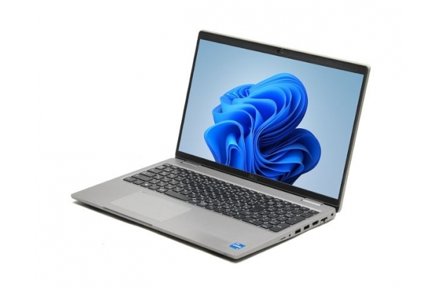 【即納パソコン】 ◎Latitude 5520 (Win11pro64) 5N11　※テンキー付(47753)